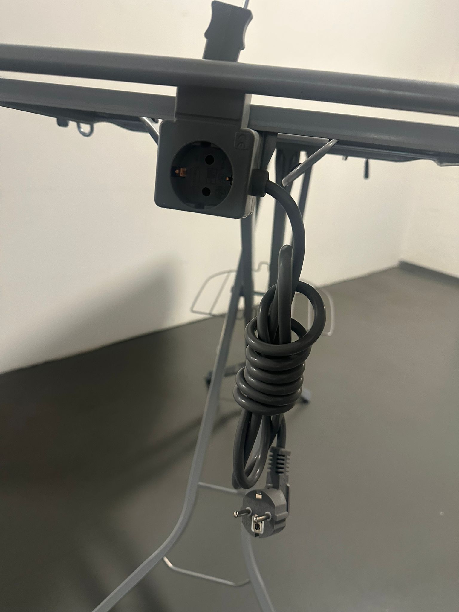 STAHLMANN XXL Bügelbrett 130 × 48 cm für Dampfbügelstation – Bild 6